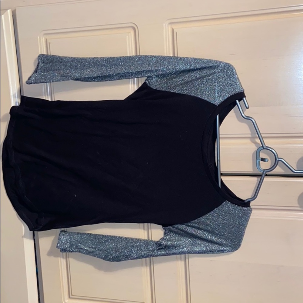 Quarter sleeve silky shirt